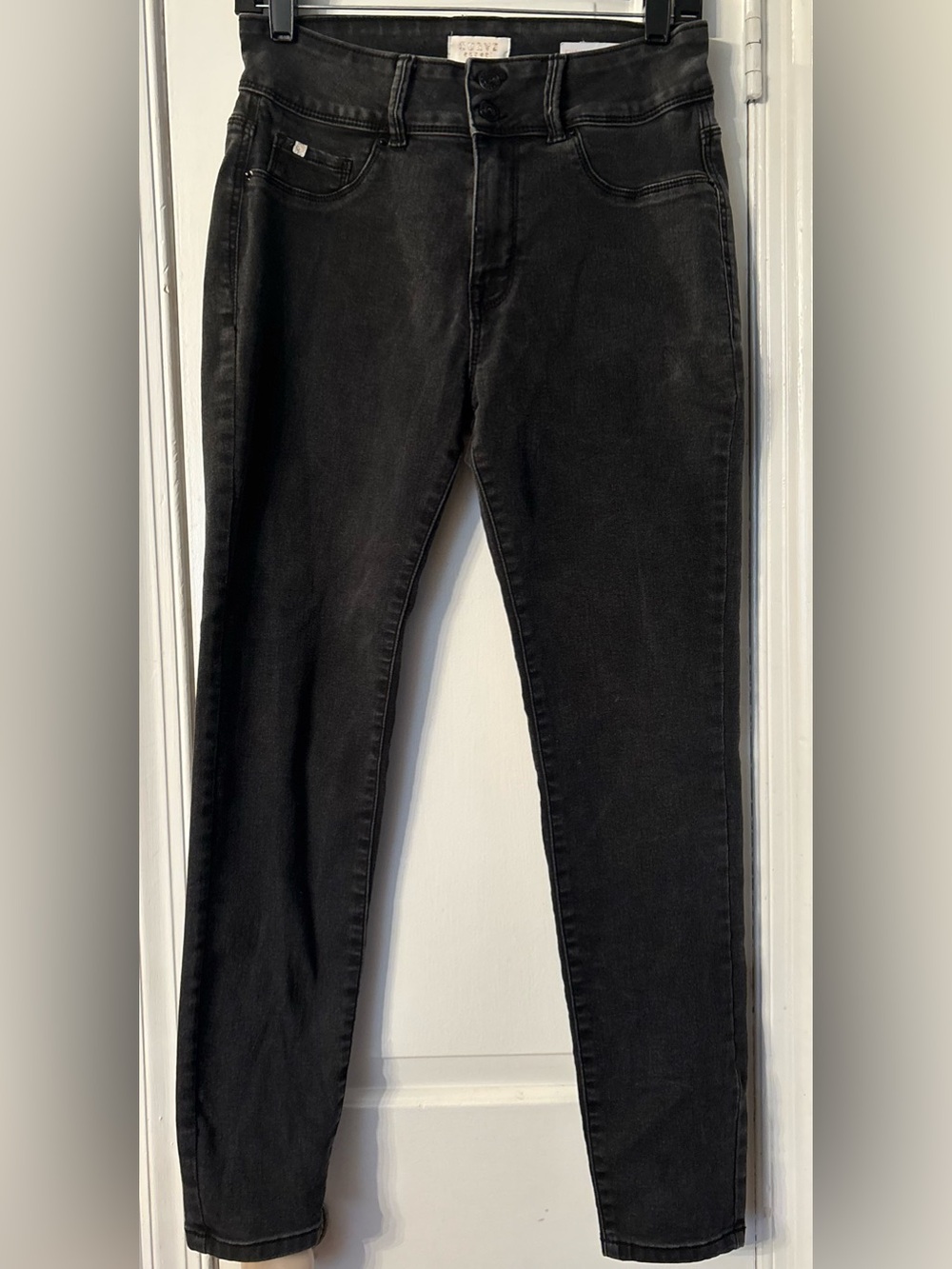 Women’s Black Curve Appeal / Curve Creator Slim Fit Jeans size 6/28